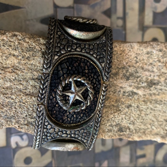 Vintage Texas Star Lone Star Stretch Metal Fashion Bracelet Unisex Mens Woman’s - Picture 5 of 6